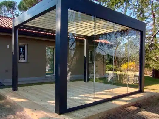 Pergola con vetrata ad alto isolamento termico